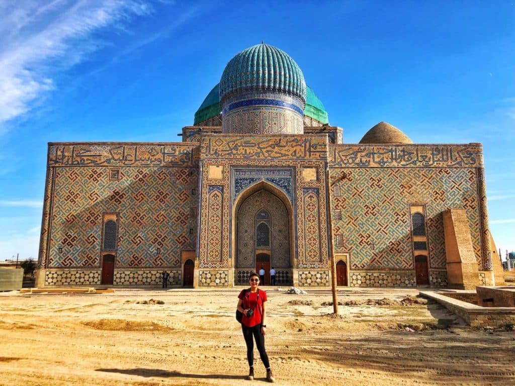 ИНТУРИСТКА ИЗ АНГЛИИ