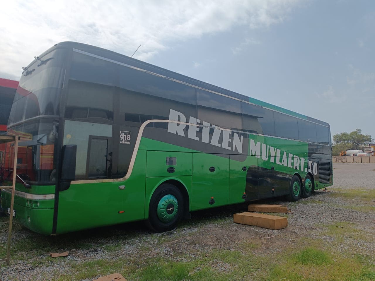 Туристический автобус